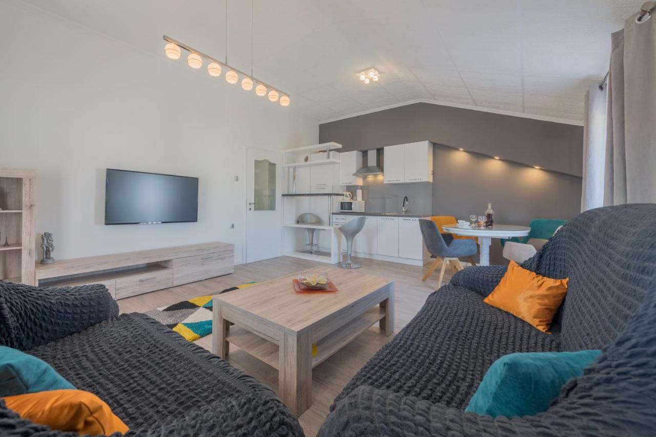 Nena Apartmani Vir Exterior foto