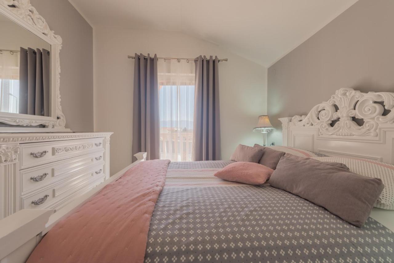 Nena Apartmani Vir Exterior foto