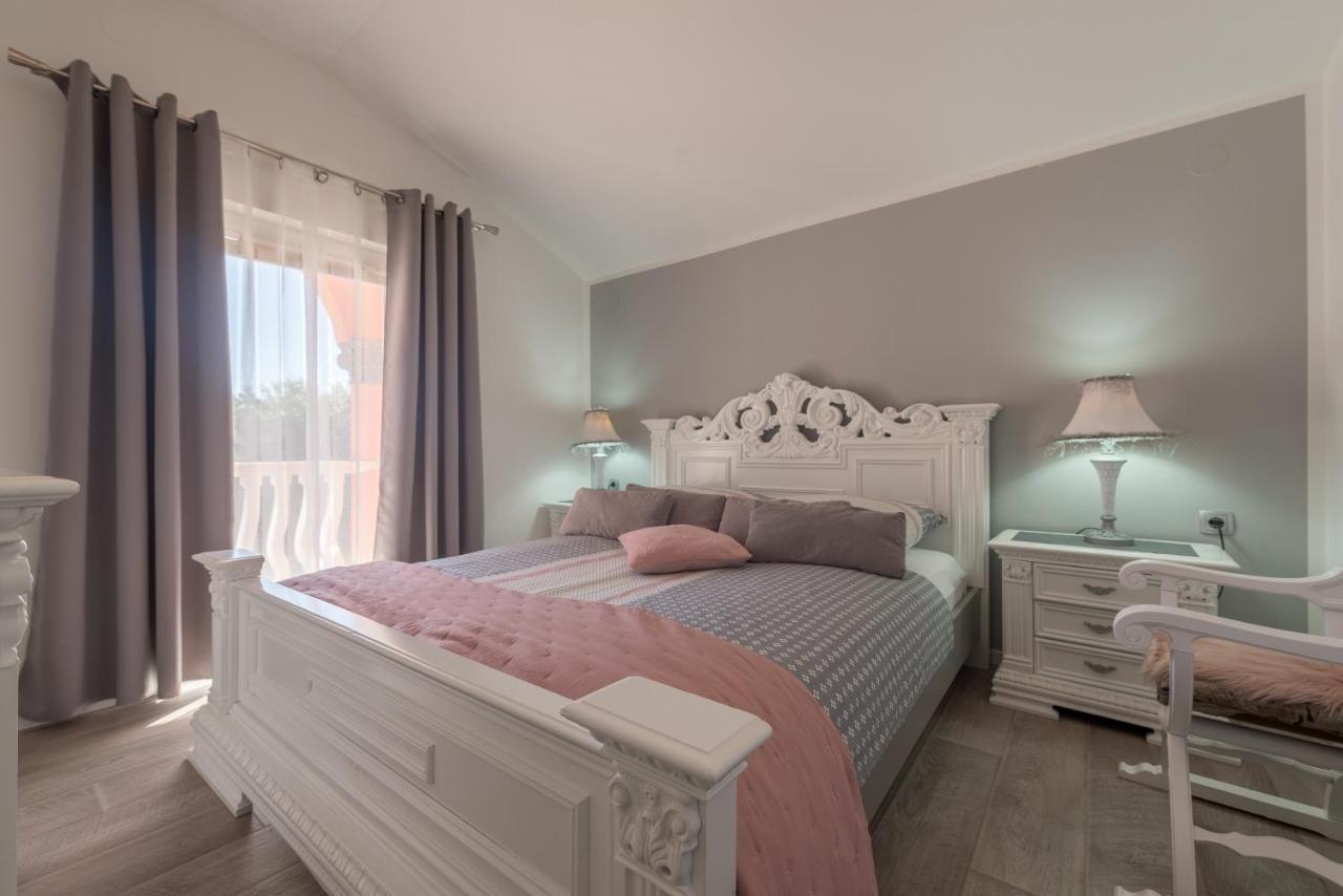 Nena Apartmani Vir Exterior foto